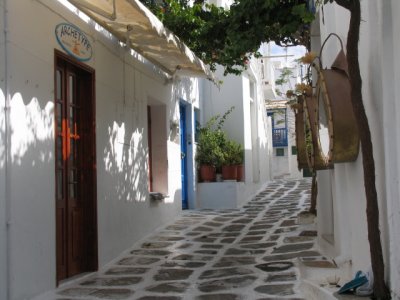 Another winding street