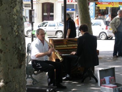  Combo at Abbesses station in Montmarte