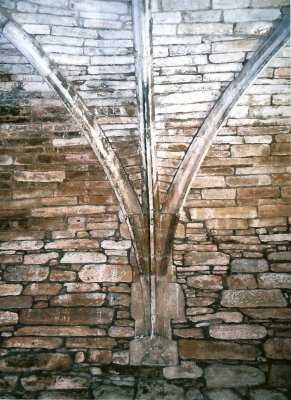 Linlithgow Palace, Wine Cellar wall