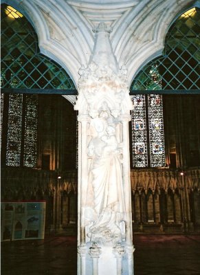 York Minster, Virgin Mary Statue at the Chapter House