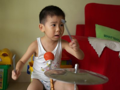 Little drummer in action (part two)