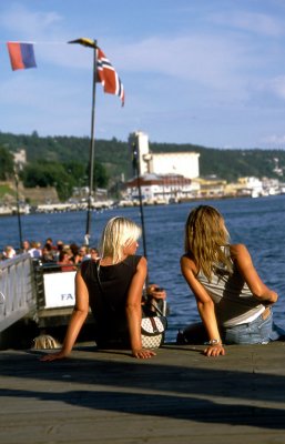 AFTERNOON  AT THE PORT-OSLO