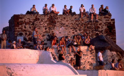 LOOKING THE SUNSET-OIA
