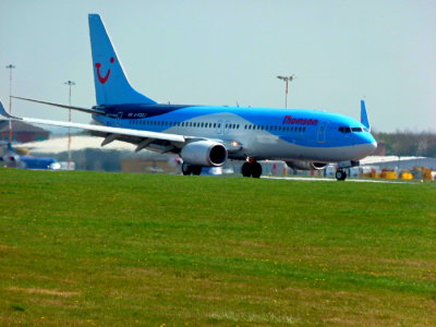 Thomson G-FDZJ Boeing 737 @ East Midlands