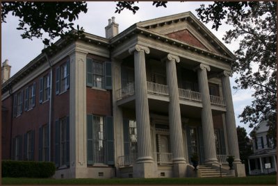 Antebellum Mansion: Magnolia Hall
