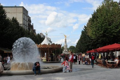 La place d'Erlon - Reims, Marne