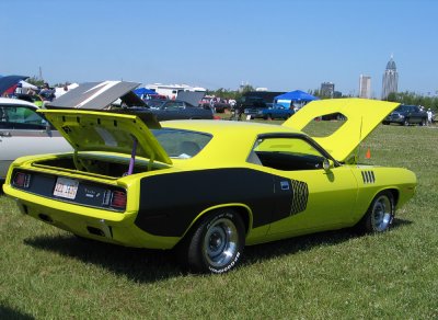 Hemi Cuda.jpg