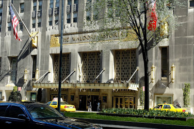 Waldorf Astoria - entrance