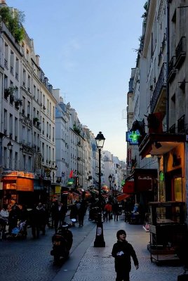 Rue des Petits Carreaux golden hour