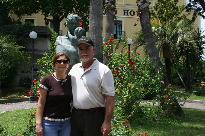 Mother  Child Statue - Sorrento