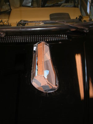 Hole in the hood with masonite plenum mock-up: hood closed 1.