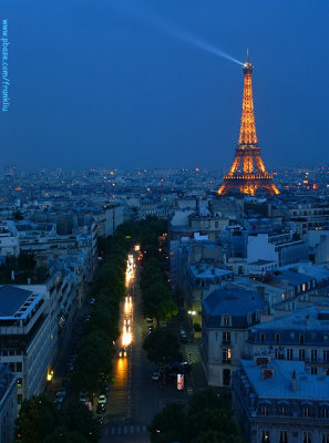 Night falls on Paris