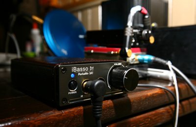 D1 portable headphone dac/amp by iBasso.