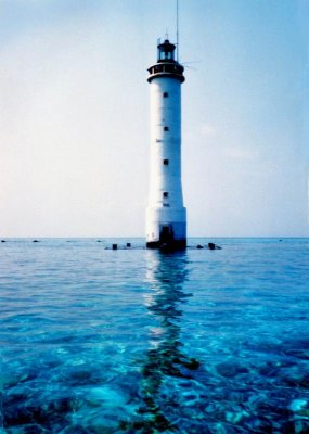 浪花礁燈塔 Lighthouse (Bombay Reef)