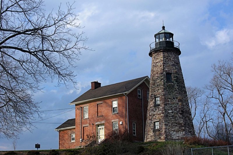 Port of Rochester Lighthouse from Lower View