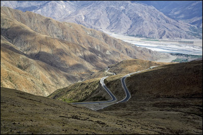 en route to Lake Yamdrok