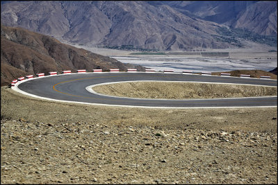 en route to Lake Yamdrok