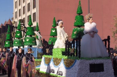 Neiman Marcus Float that will start the Parade