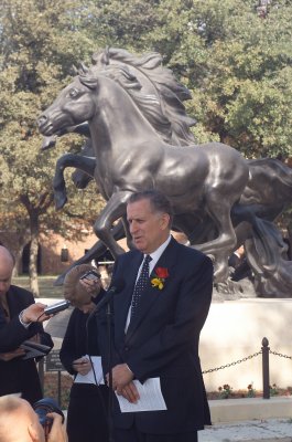Previous NFL Commissioner  Paul Tagliabue at SMU for Lamar Hunts Eulogy Services
