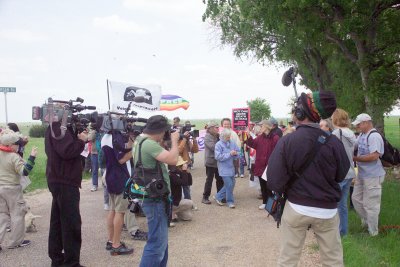 National and International Press Covering the Good Friday Protest 2007 in Crawford