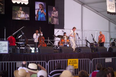 Modern Jazz Tent Saturday April 28, 2007 New Orleans Jazz and Heritage Festival
