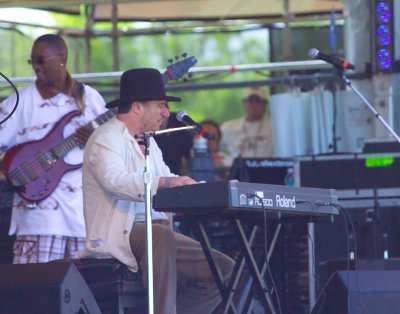 Jon Cleary and the Absolute Monster Gentlemen 4
