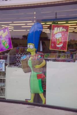 Marge Simpson with Groceries