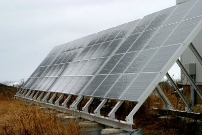 082  SOLAR PANEL ARRAY