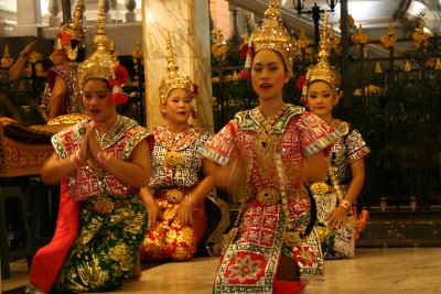 Dancers at Siam Square Shrine
