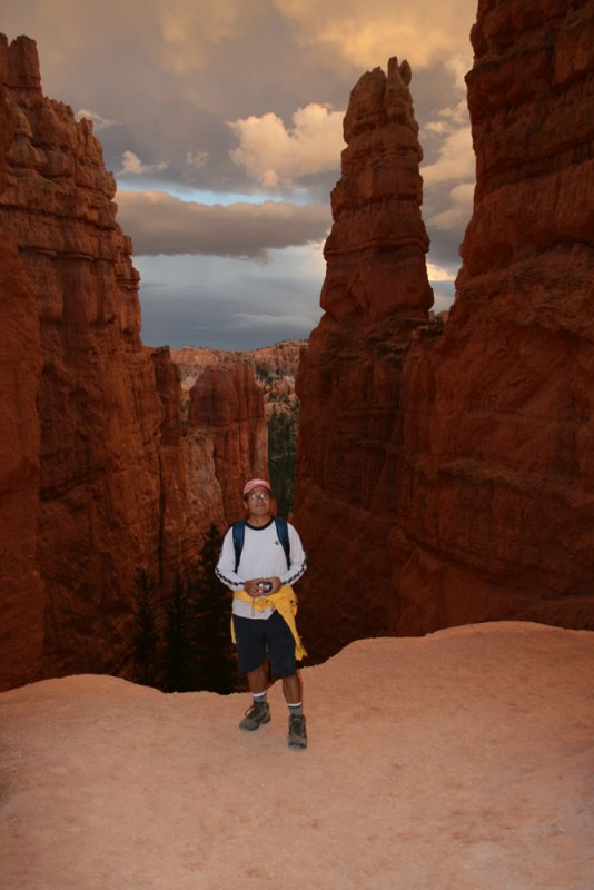 Hiking the Navajo Loop