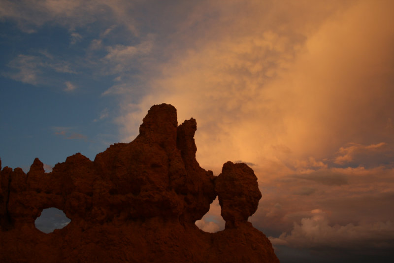 Hiking the Navajo Loop