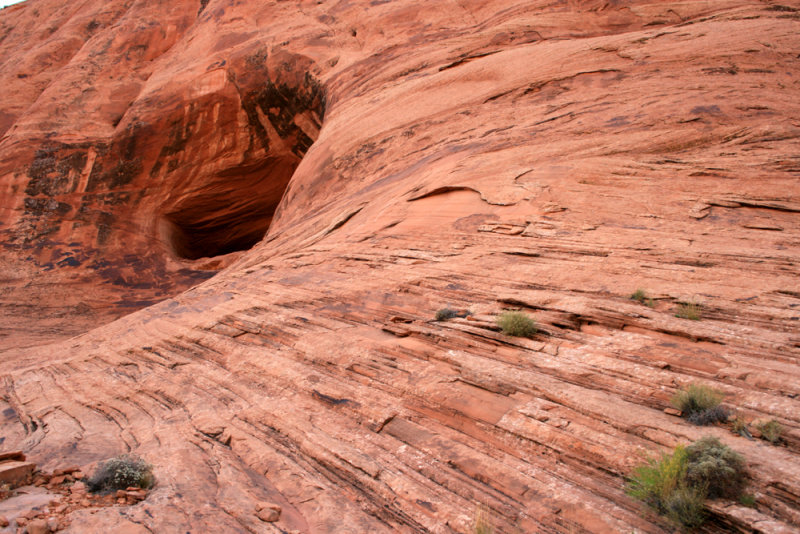 Hiking to Bowtie and Corona Arches