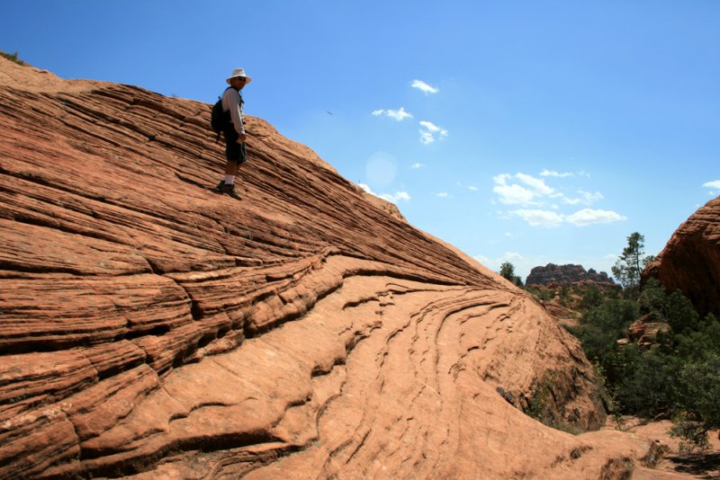Hking the sandstone formations of Snow Canyon