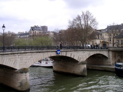 Bridge behind Notre-Dame