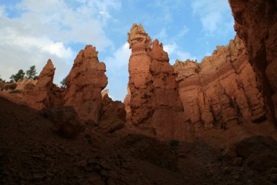 Hiking the Navajo Loop