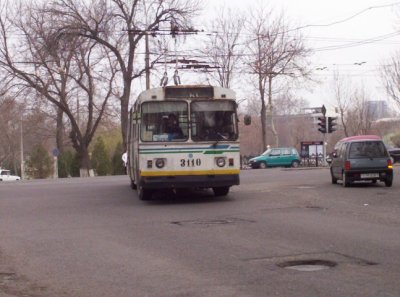 trolleybus, Tashkent Uzbekistan.jpg