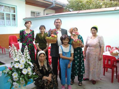 Generous Family, Sumarkan Uzbekistan.JPG