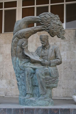 Statue, Baku Azerbijan.JPG