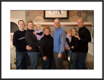 Full Tidey Family Outdoor Photos By The Lake