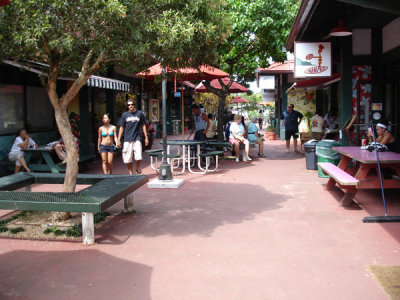 Hanalie Mall 02.jpg