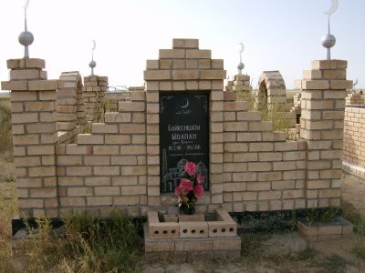 Typical of the newer tombs in this cemetery