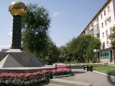Civic sculpture in Astana, Pobeda Avenue