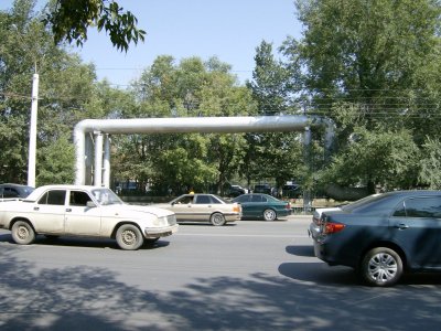 Heating pipes crossing a raod in Astana