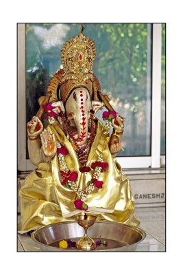 Ganesh en grande tenue au temple de grand bassin