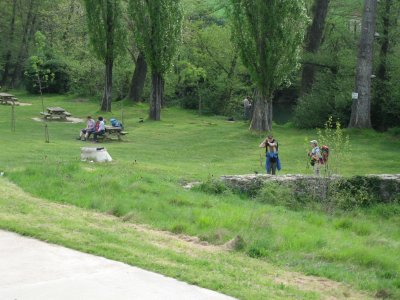 Pilgrims at rest area near Arleta