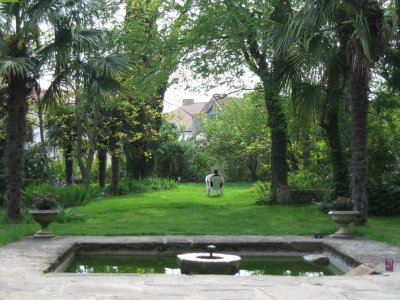 Heavenly garden at the albergue Roncal