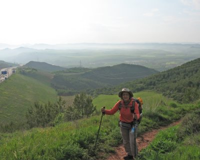 Catching my breath after the long climb to Maņeru