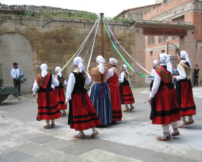 Another folkloric dance