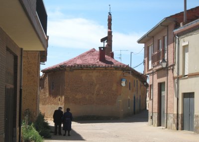 An old Spanish couple in Villares de Orbigo