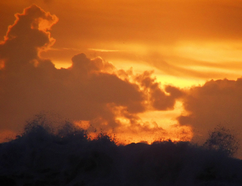 ex orange sunset clouds wave spray mod.jpg